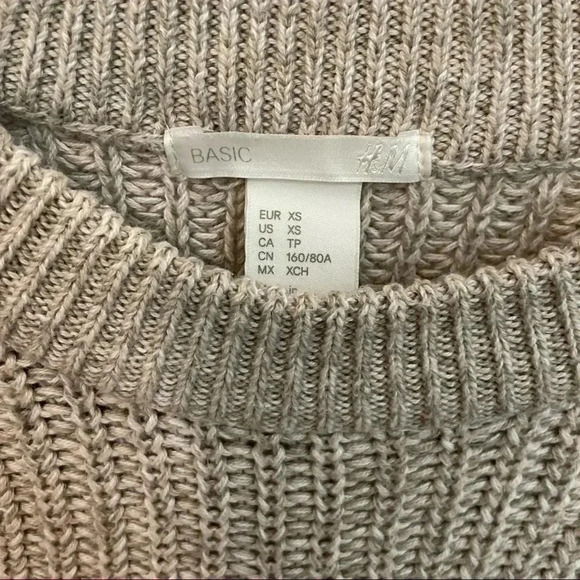 H&M Basics Oatmeal Sweater Crew EUC XS - Picture 4 of 4
